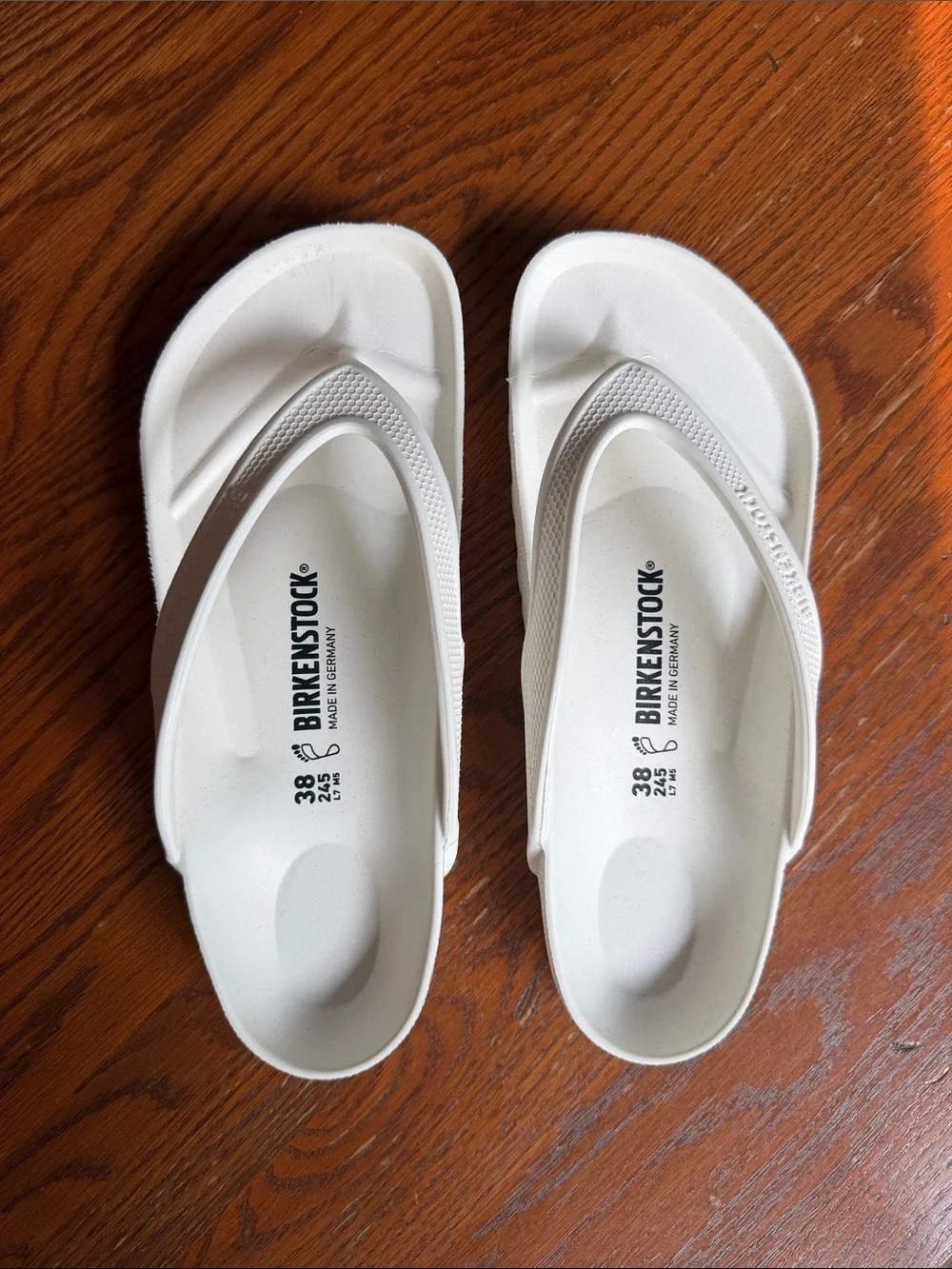 Birkenstock Women's Honolulu EVA White Size 7 US/38 EU Never Been Worn